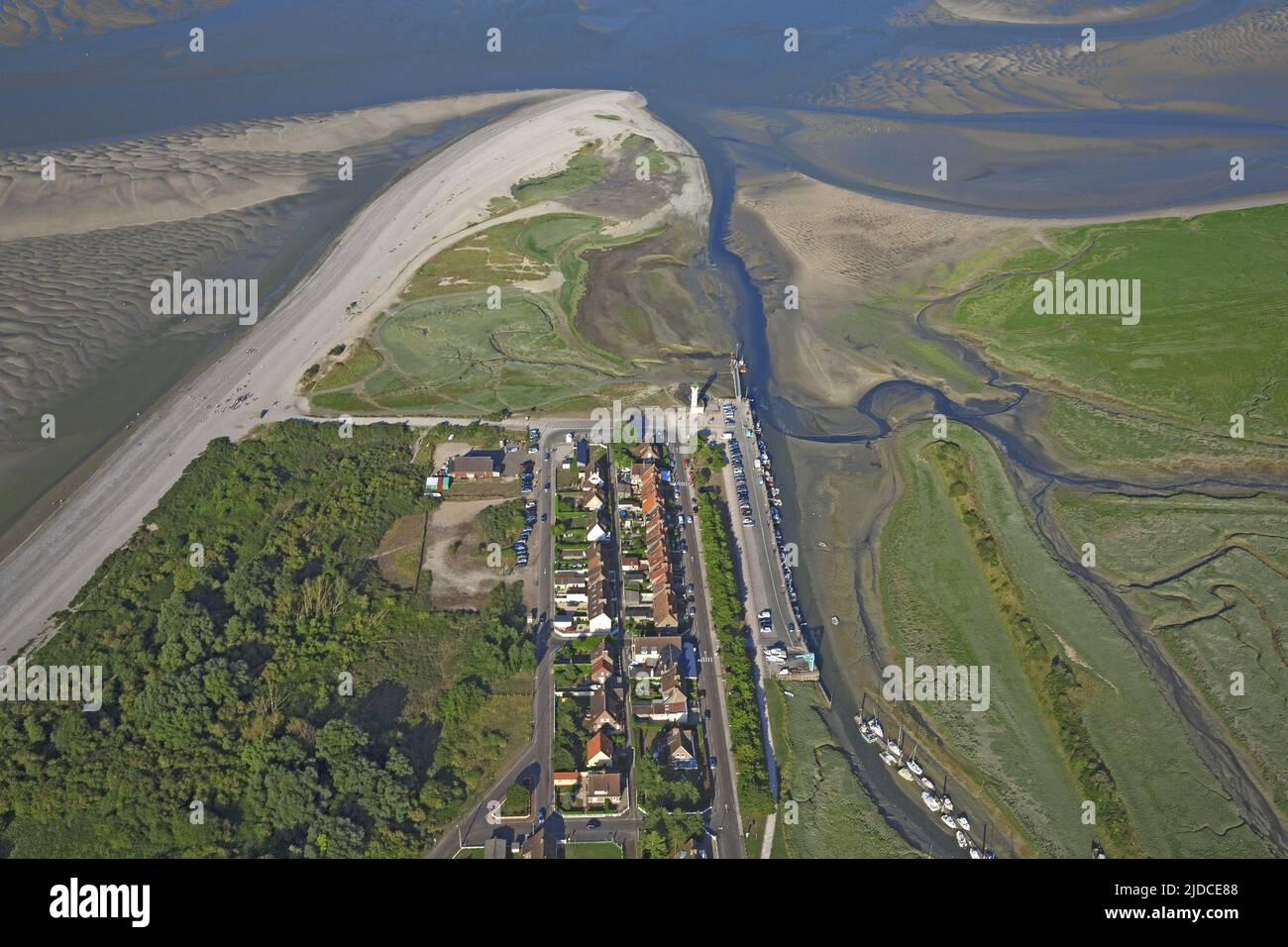 Francia, Somme le Hourdel piccolo porto nella baia di Somme (vista aerea) Foto Stock