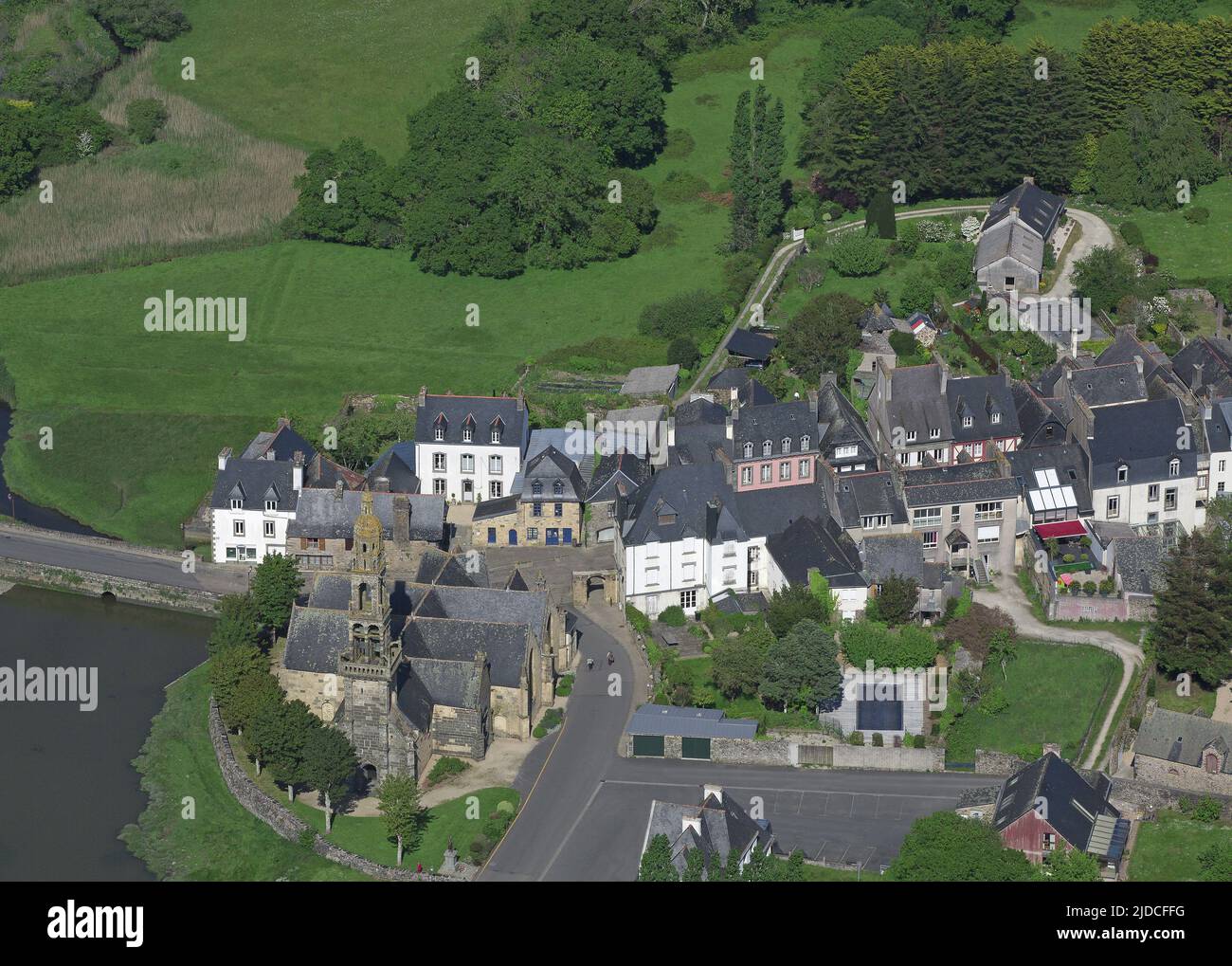 Bretagna, Finistère, le Faou città classificata (vista aerea) Foto Stock