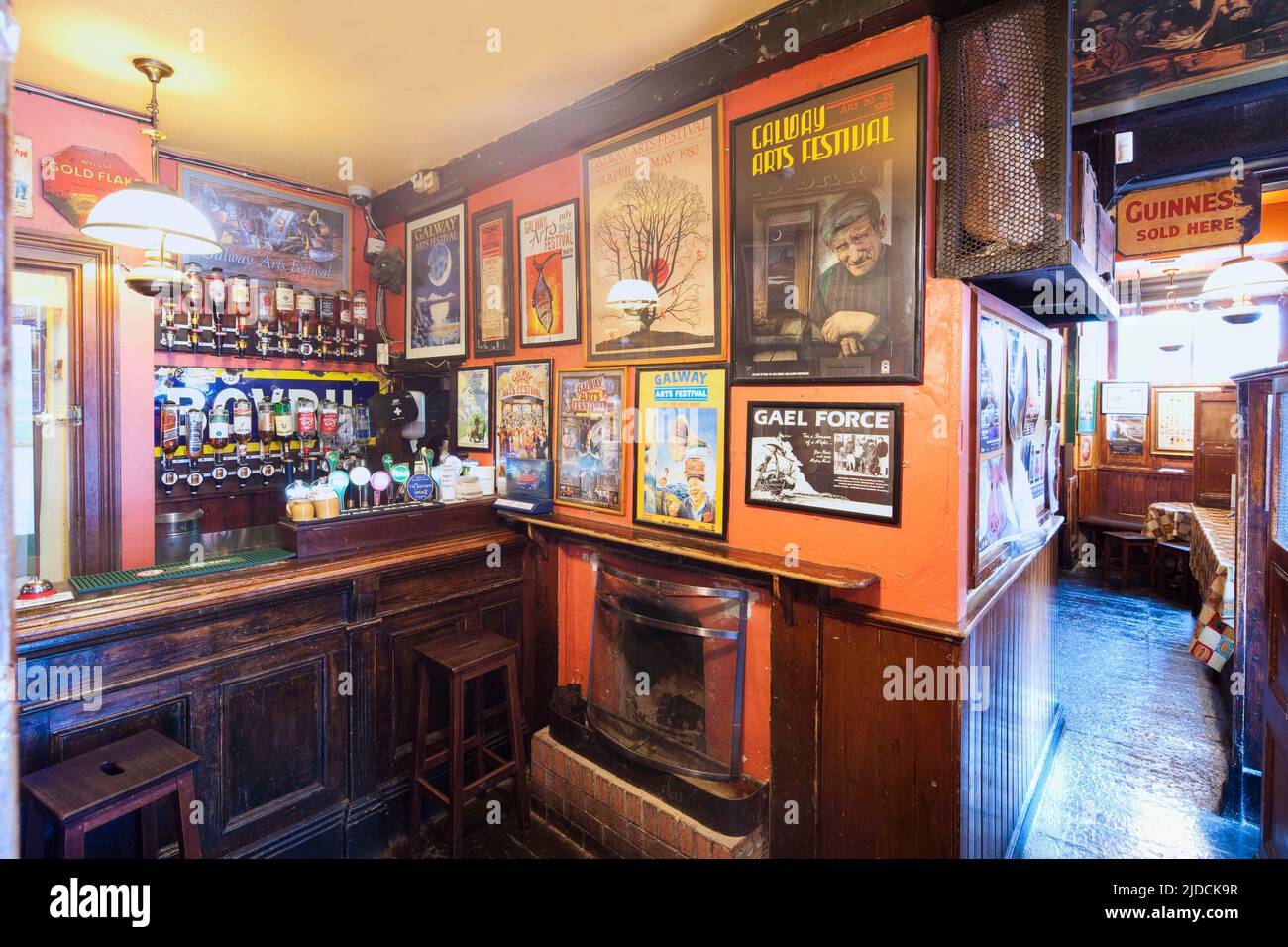 Tigh Neachtain's Pub, Galway City, Ireland Traditional Irish Pub, Credit:Robin Bush / Avalon Foto Stock