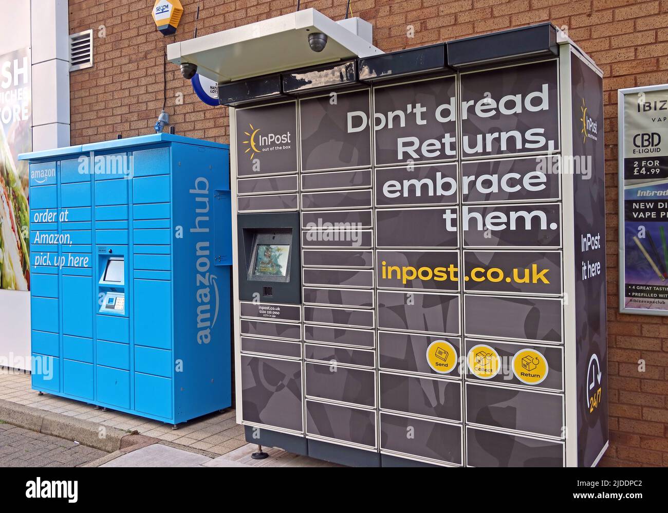 Amazon Hub + InPost Parcel Locker Service, 661-663 Knutsford Rd, Latchford East, Warrington, Cheshire, INGHILTERRA, REGNO UNITO, WA4 1JJ Foto Stock
