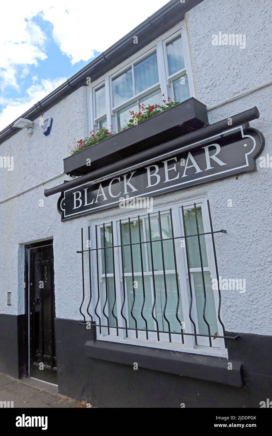 The Black Bear Pub, 502 Knutsford Road, Latchford, Warrington, Cheshire, Inghilterra, Regno Unito, WA4 1DX - ora chiuso ex-Pubmaster bar da luglio 2005 Foto Stock