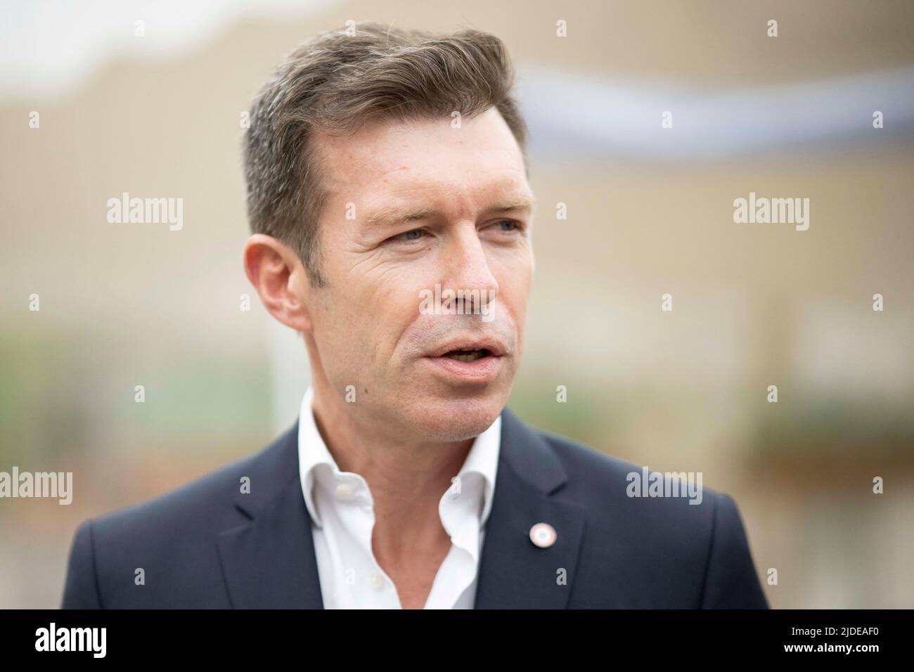 Parigi, Francia, 20 giugno 2022, membro del partito la Republique en Marche (LREM) e deputato francese per la circoscrizione elettorale del 5th per i residenti francesi d'oltremare Stephane Vojetta arriva all'Assemblea nazionale francese (Assemblee Nationale), a Parigi, il 20 giugno 2022, un giorno dopo le elezioni parlamentari. Foto di ELIOT BLONDT /ABACAPRESS.COM Foto Stock