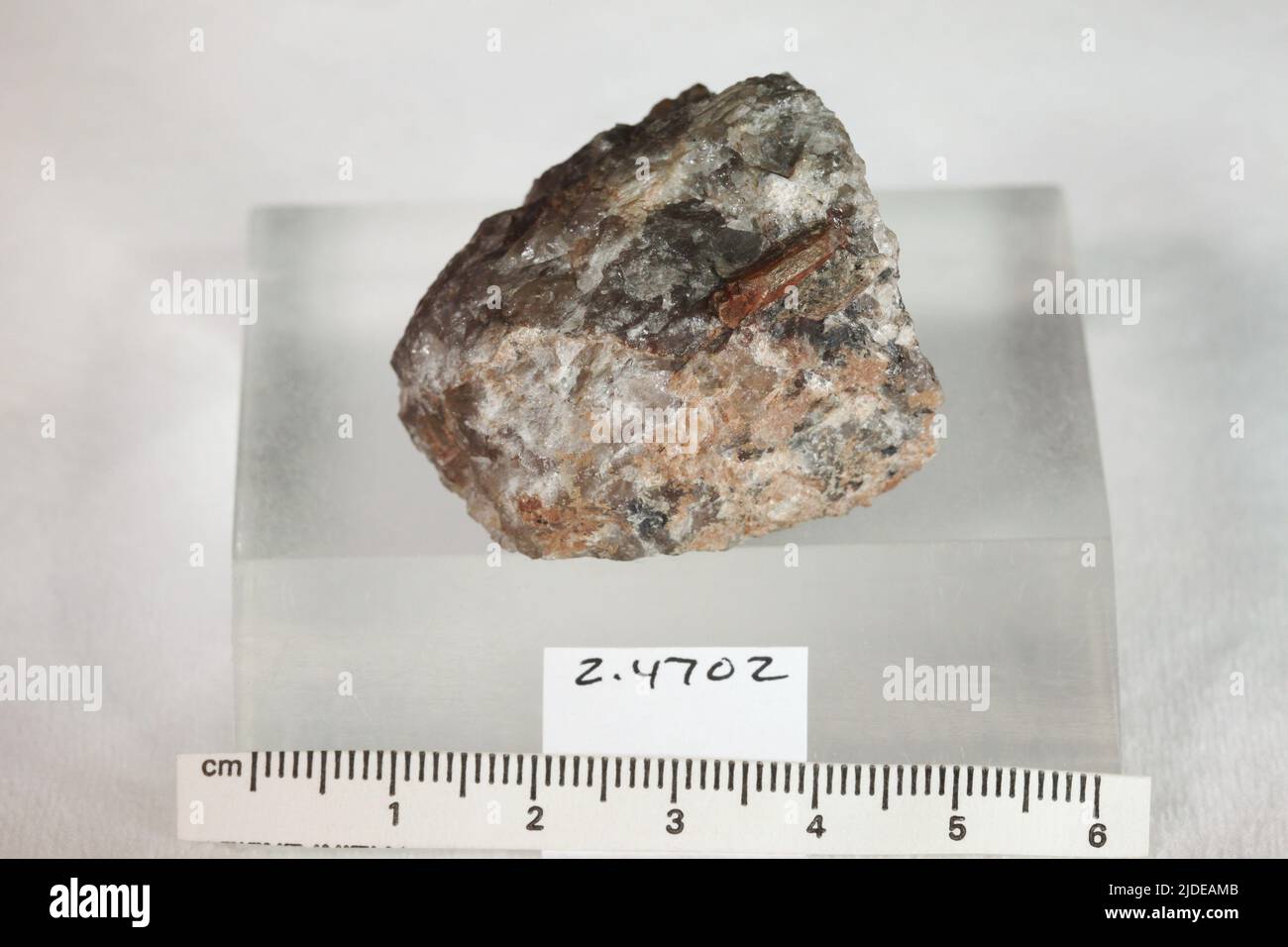 Hellandite. Minerali. Europa; Norvegia; Provincia di Telemark; Kragero Foto Stock