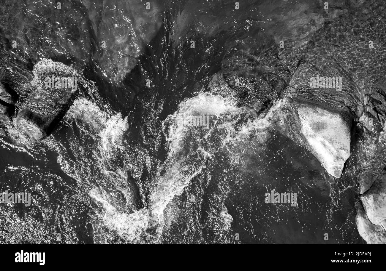 Parco Naturale Nazionale Skole Beskids. Vista dal drone sul fiume Opir Foto Stock