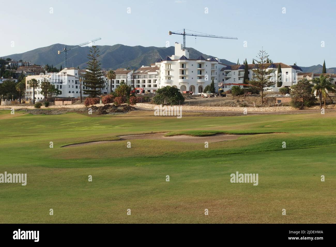 La Zambra hotel (ex Byblos) che aprirà presto.Mijas Costa, provincia di Malaga, Spagna. Foto Stock