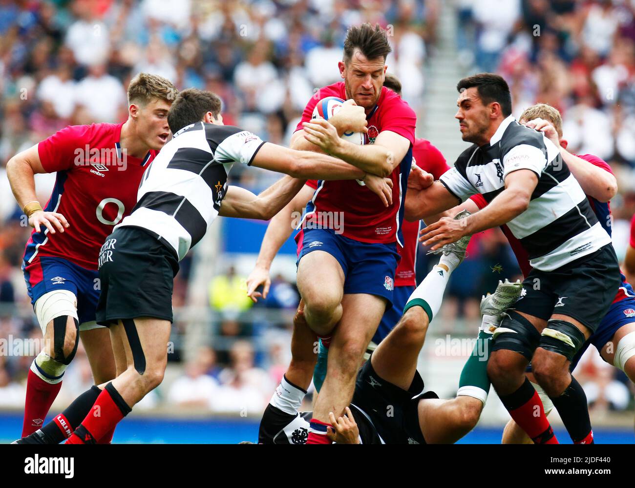 LONDRA INGHILTERRA - GIUGNO 19 : Mark Atkinson d'Inghilterra durante International friendly tra Inghilterra contro Barbarians F.C allo stadio di Twickenham, Londo Foto Stock