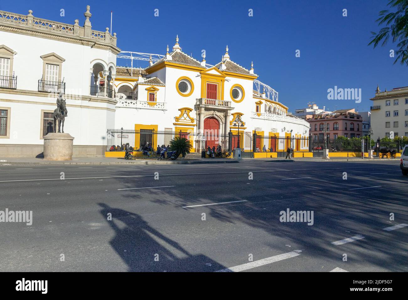 La facciata esterna dell'arena Maestranza a Siviglia in Spagna Foto Stock