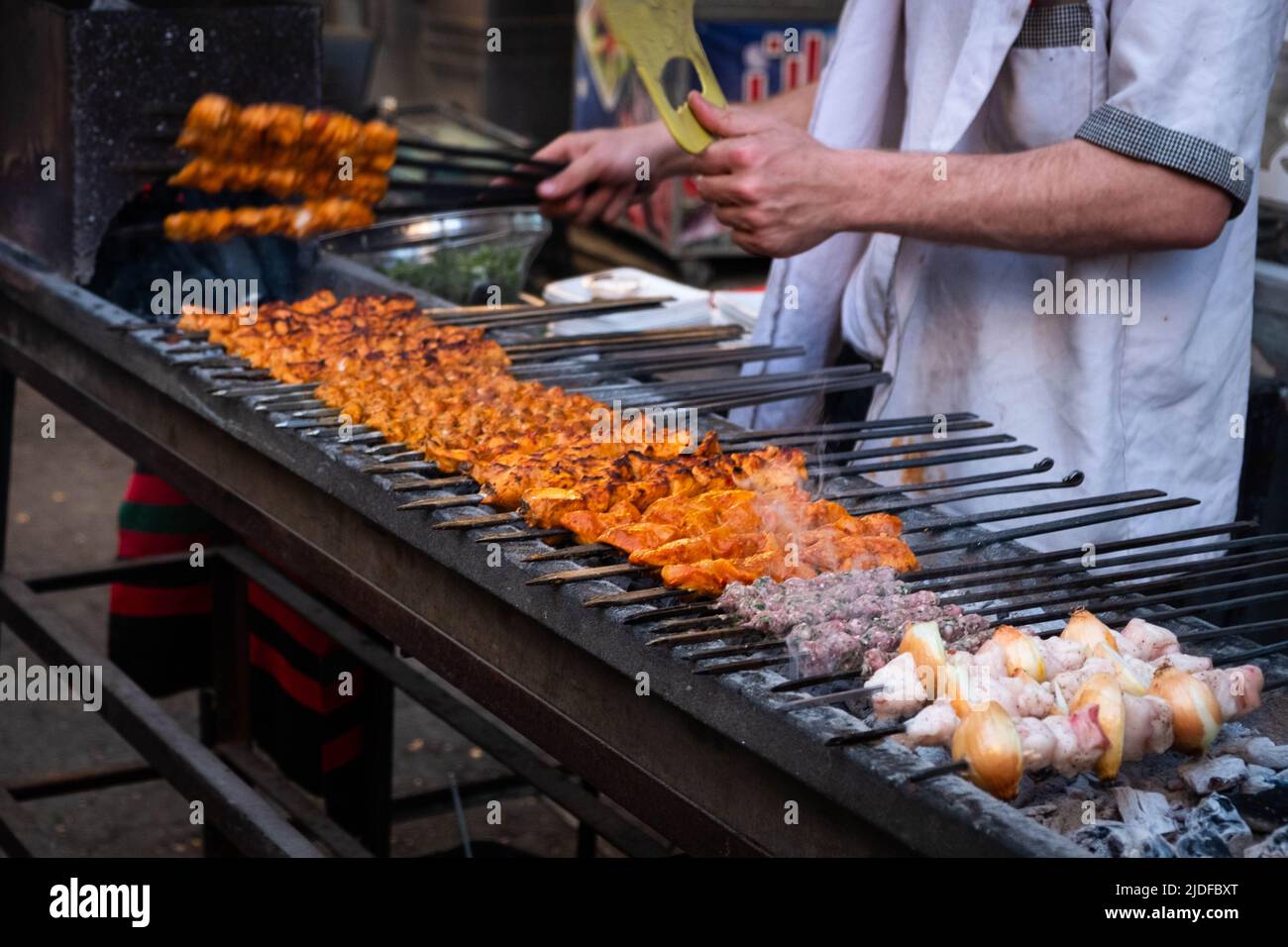 Grigliato Chicken Shish Kebab Street barbecue Foto Stock