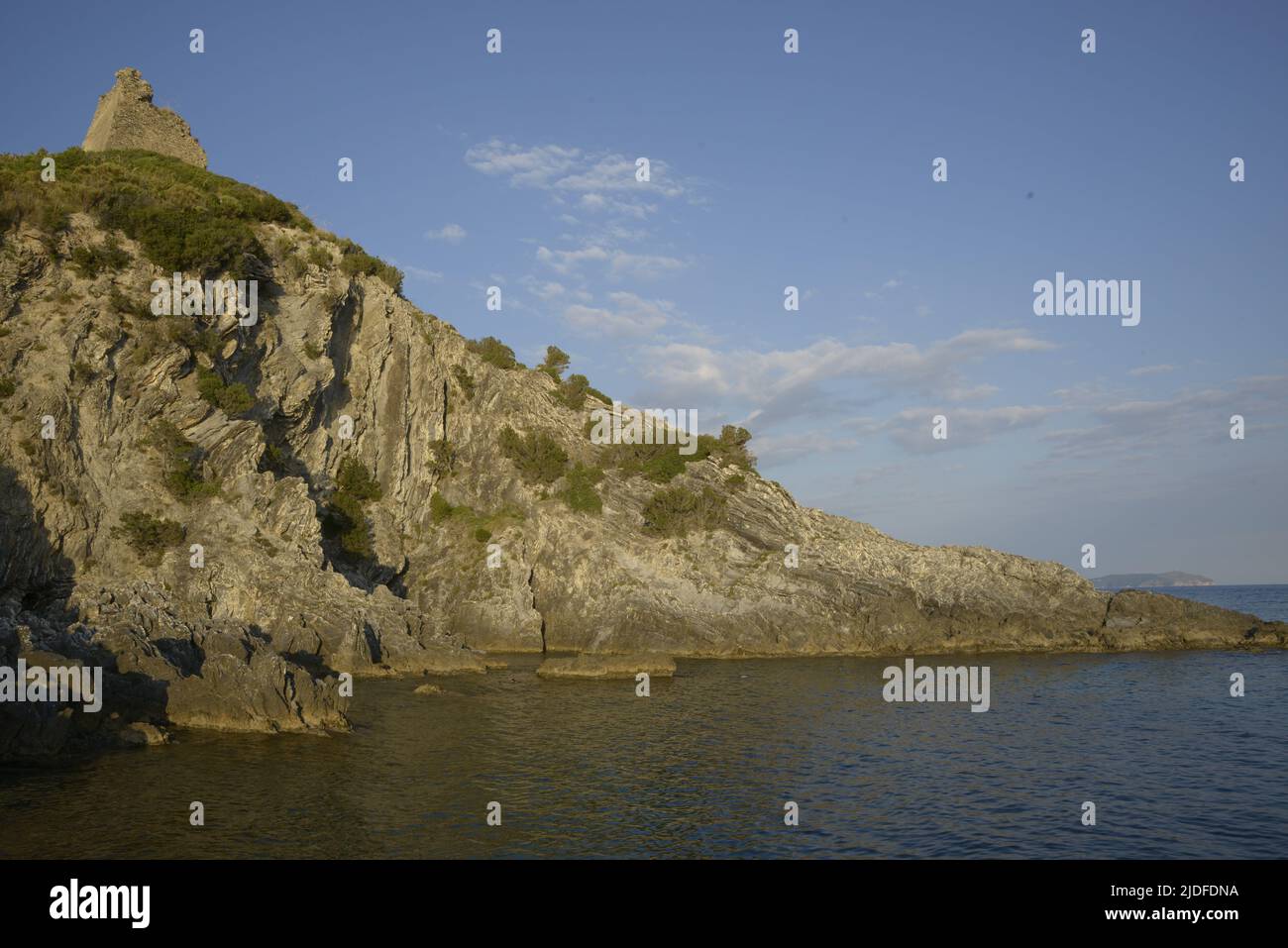 Ascea Marina, Salerno, Italia. 19th giugno 2022. Assia è un comune italiano di 185 abitanti della provincia di Salerno in Campania. Nel territorio comunale si trovano le rovine greche di Velia. Fa parte della zona tradizionale del Cilento; la parte turistica marittima del comune è la Marina di Ascea. La città si trova sulla spiaggia ed è popolare tra i turisti europei nei mesi estivi. (Credit Image: © Mariano Montella/Pacific Press via ZUMA Press Wire) Foto Stock