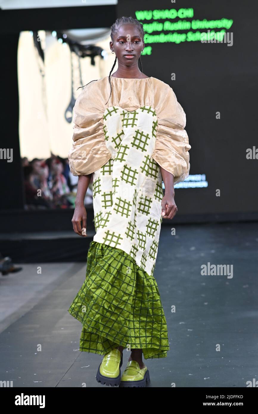 Passerella GFW 2022 apertura sfilata a Coal Drops Yard, King Cross, Londra, Regno Unito. – 20 giugno 2022. Foto Stock