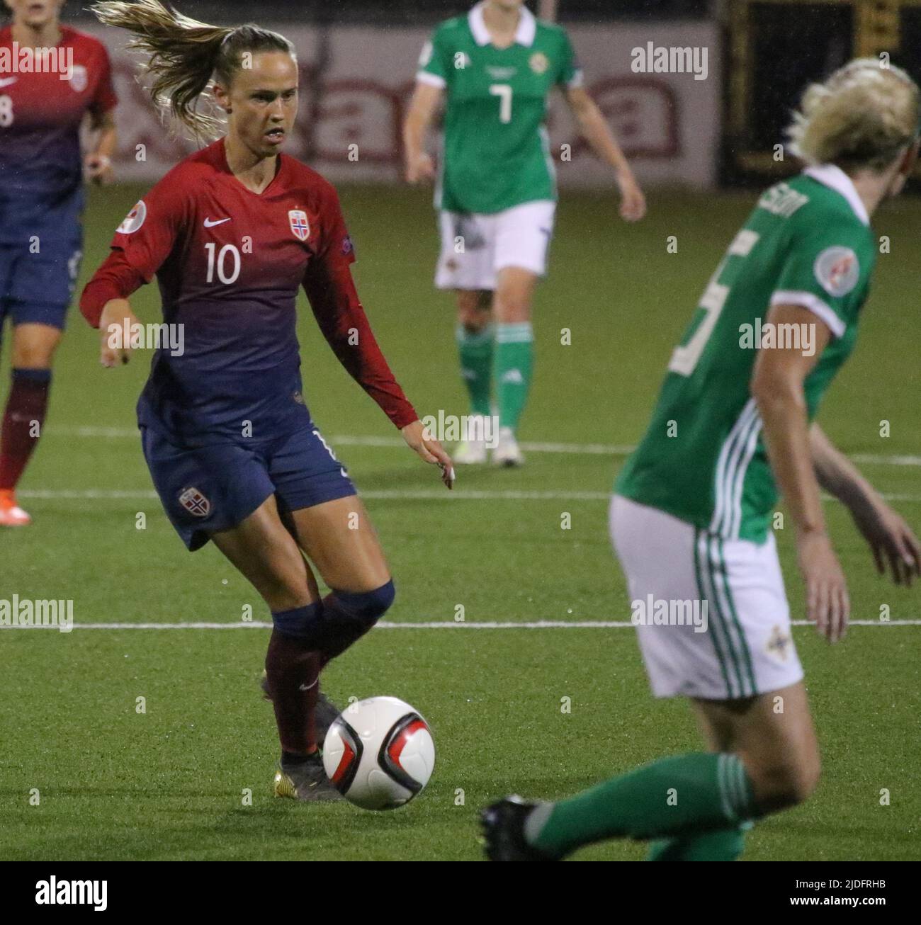 UEFA European Women's Championship 2021. 30 ago 2019. Irlanda del Nord 0 Norvegia 6 a Seaview, Belfast. Norvegia calciatore internazionale femminile Caroline Graham Hansen Norvegia (10) . Foto Stock