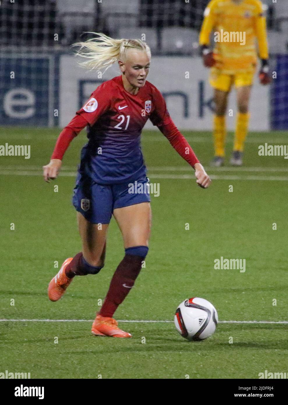 UEFA European Women's Championship 2021. 30 ago 2019. Irlanda del Nord 0 Norvegia 6 a Seaview, Belfast. Norvegia Women's International calciatore Karina Saevik Norvegia (21). Foto Stock