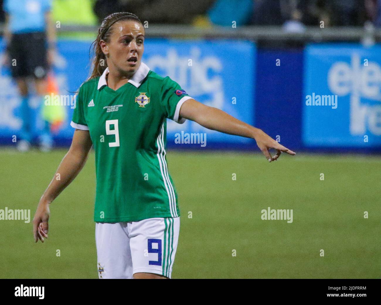 UEFA European Women's Championship 2021. 30 ago 2019. Irlanda del Nord 0 Norvegia 6 a Seaview, Belfast. Irlanda del Nord Women's International calcio giocatore Simone Magill Irlanda del Nord (9). Foto Stock