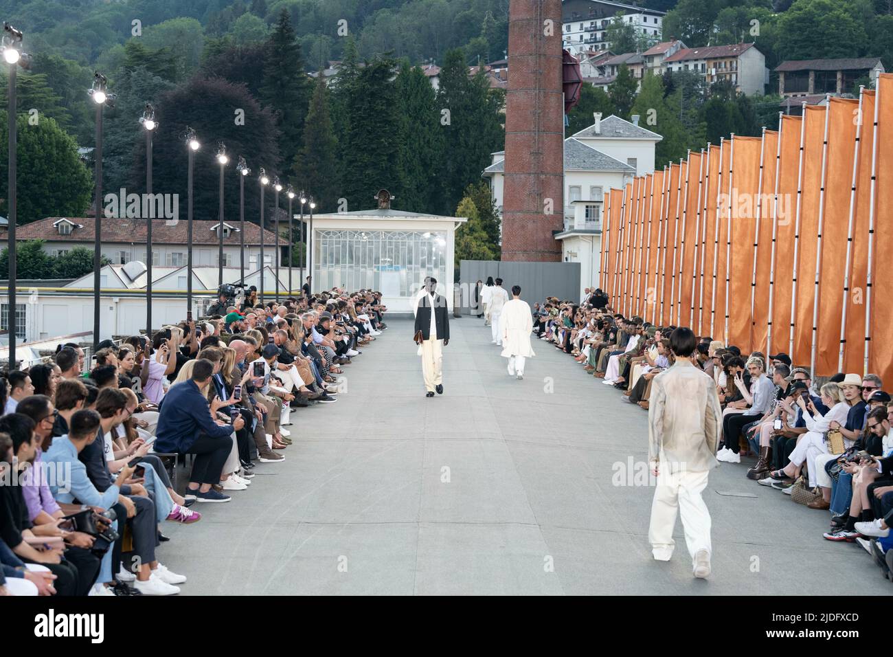 Milano, Italia. 21st giugno 2022. PISTA ZEGNA SS23 durante la settimana della Moda di Milano il 2022 giugno - Milano, Italia. 20/06/2022 Credit: dpa/Alamy Live News Foto Stock