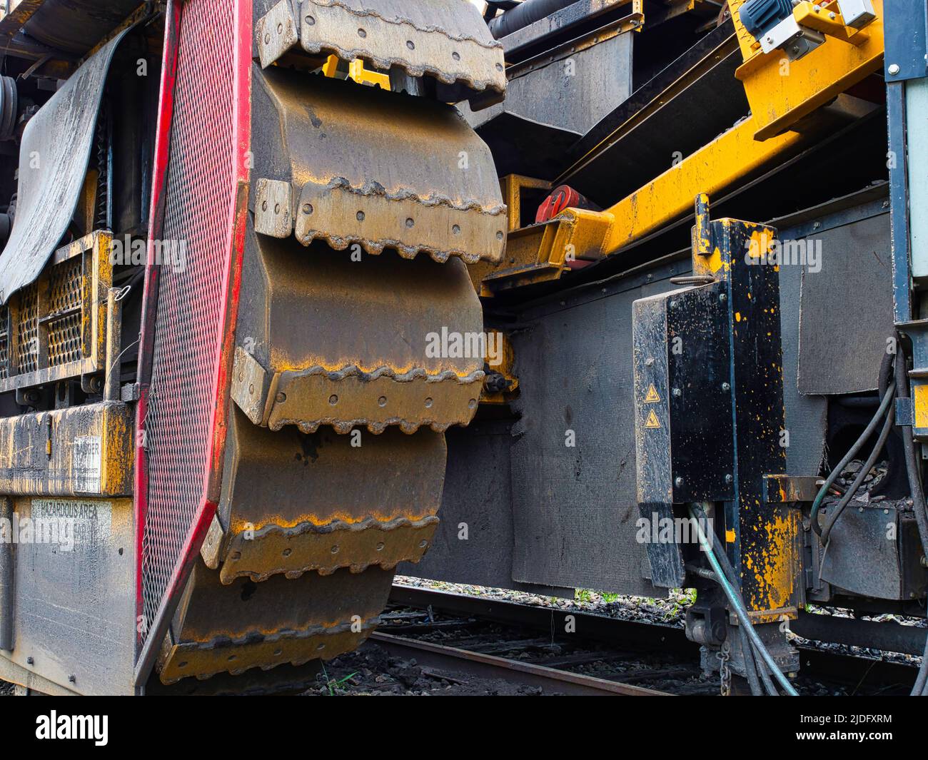 Macchina per la pulizia della zavorra ferroviaria Foto Stock
