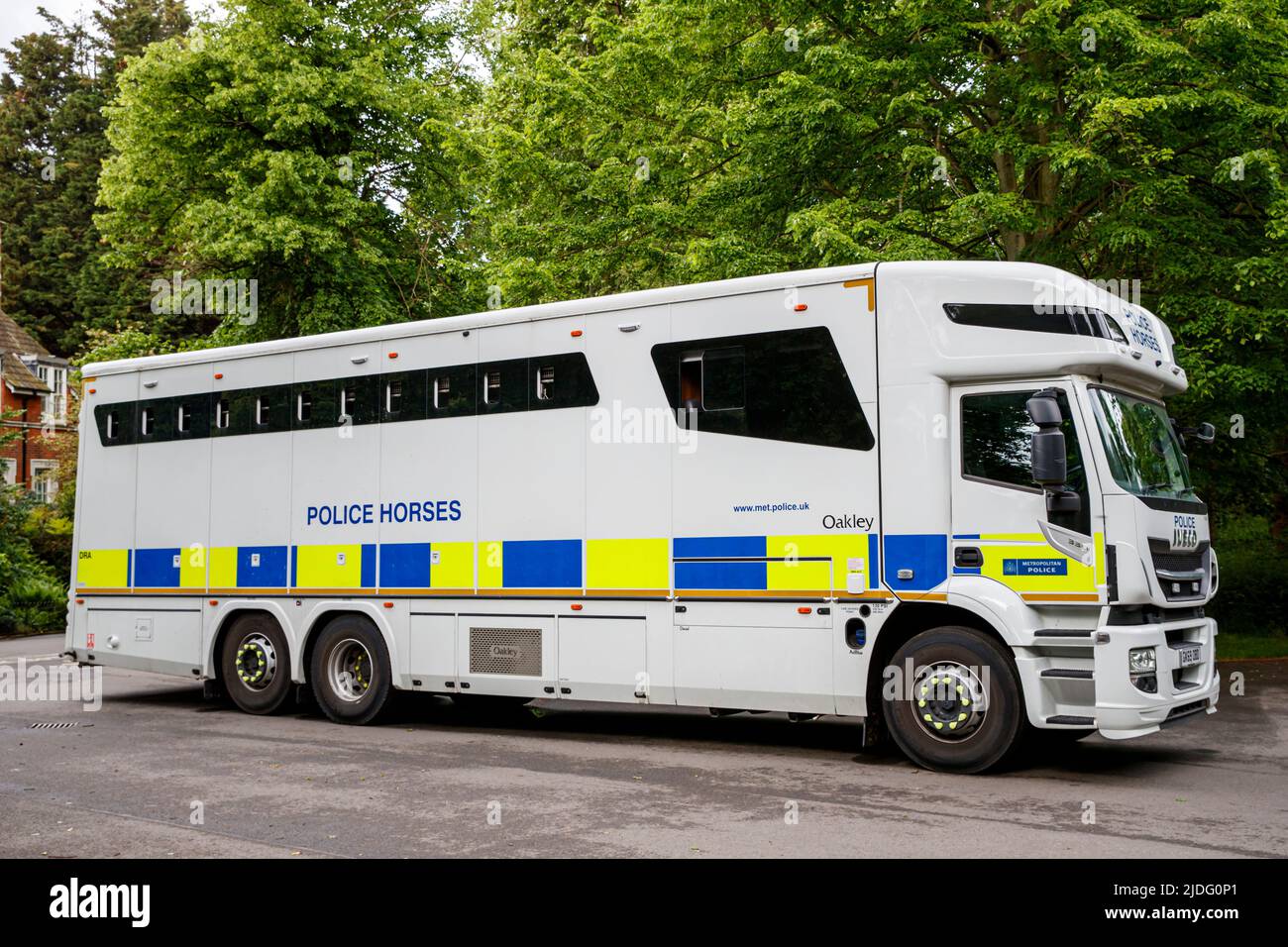 Polizia cavallo box veicolo in Hyde Park, Londra, Inghilterra, Regno Unito Giovedi, 19 maggio, 2022.Foto: David Rowland / One-Image.com Foto Stock