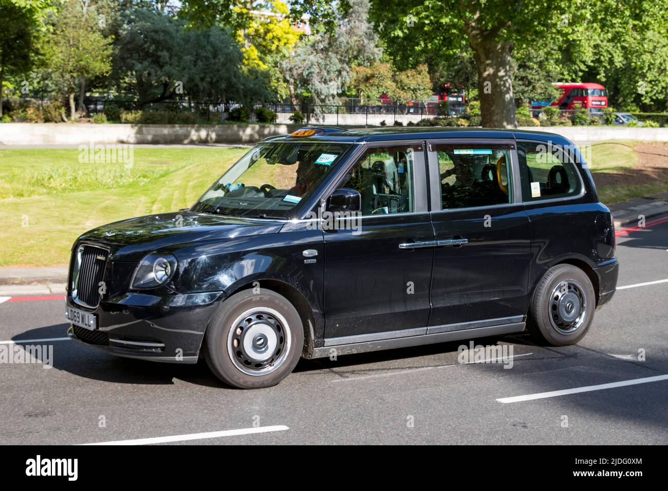 London taxi nero a Londra, Inghilterra, Regno Unito Venerdì, Maggio 20, 2022.Photo: David Rowland / One-Image.com Foto Stock