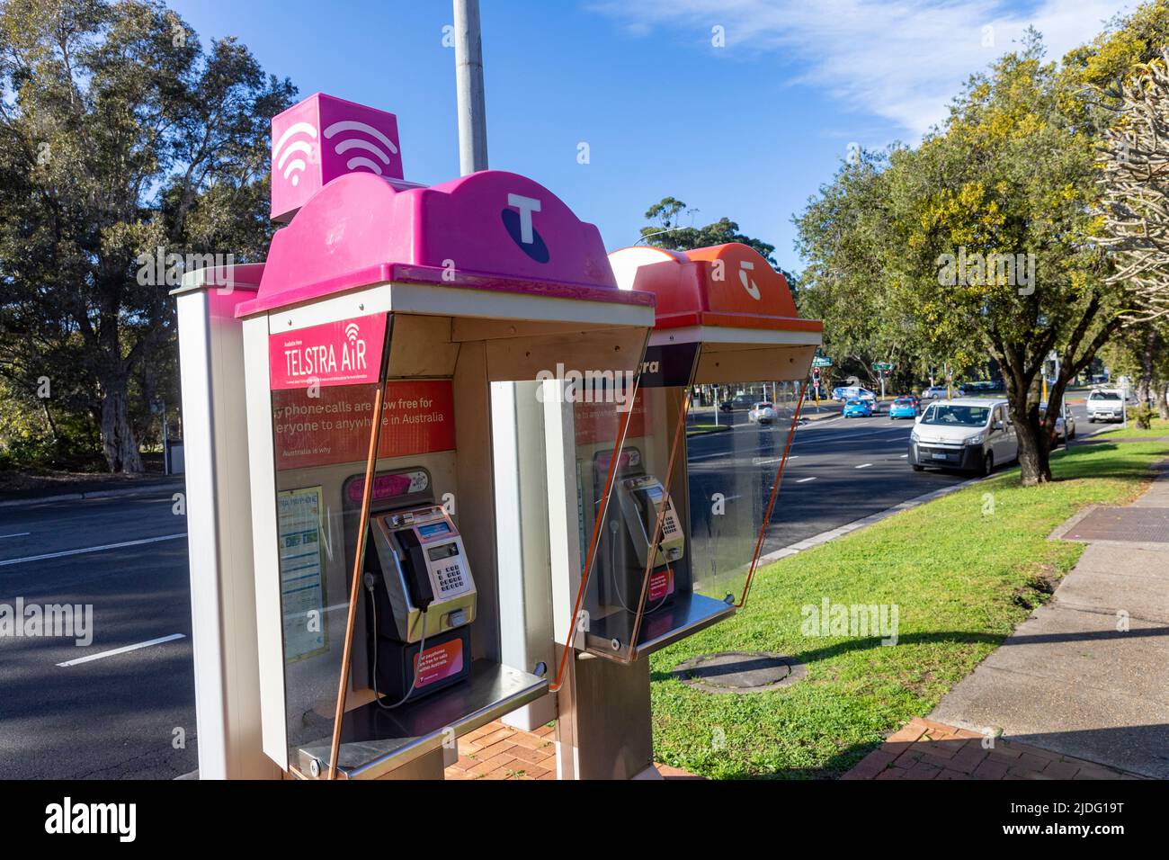 I telefoni pubblici Telstra a pagamento ora consentono chiamate gratuite verso i telefoni fissi in Australia, Mona vale Sydney, NSW, Australia Foto Stock