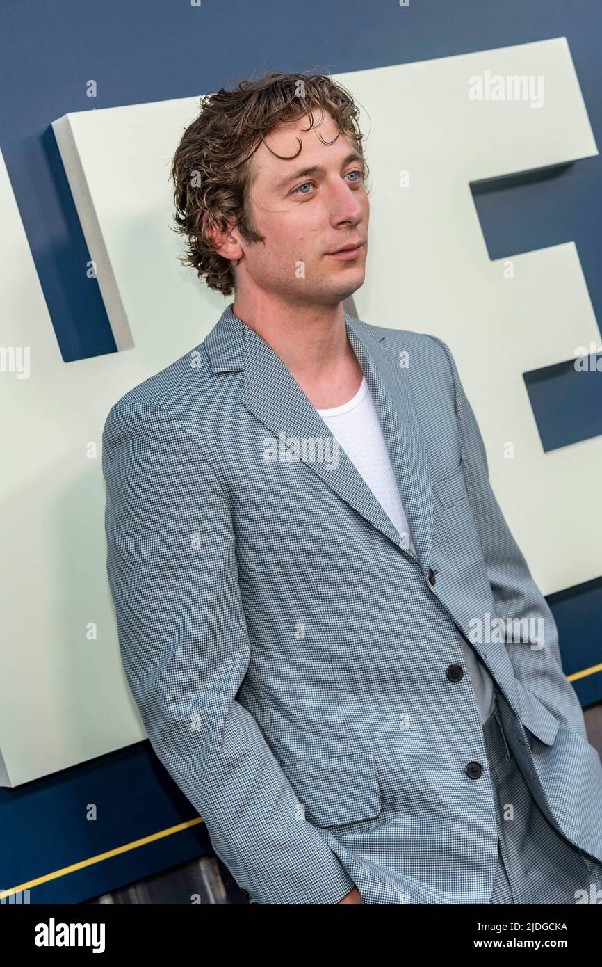 Hollywood, CA il 20 giugno 2022, Jeremy Allen White partecipa alla Premiere of FX's 'The Bear' presso Goya Studios di Hollywood, CA il 20 giugno 2022 Foto Stock