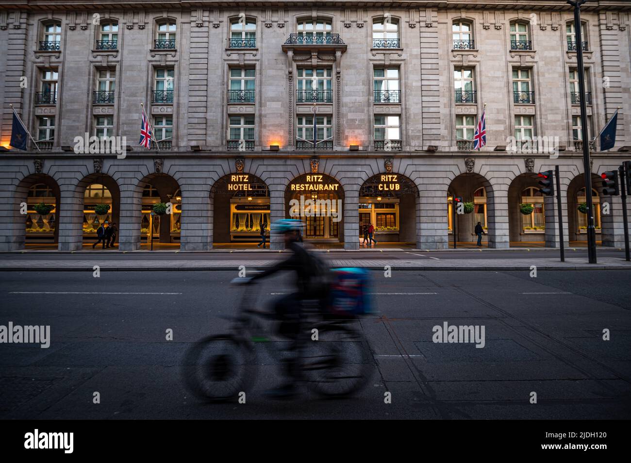 Fuori dal Ritz Hotel a Londra, Regno Unito Foto Stock