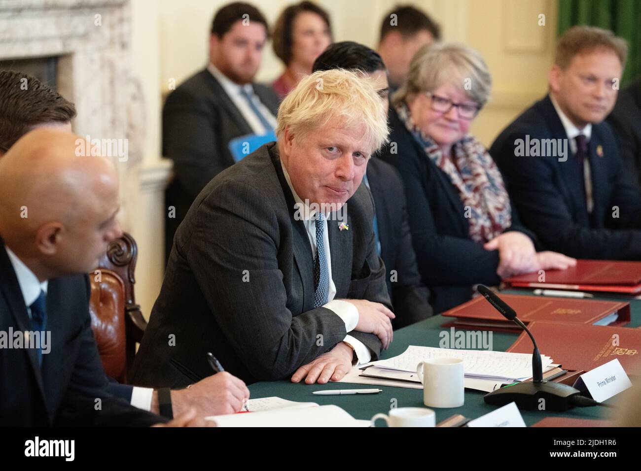 Il primo Ministro Boris Johnson presiede una riunione del Gabinetto al 10 Downing Street, Londra. Data foto: Martedì 21 giugno 2022. Foto Stock