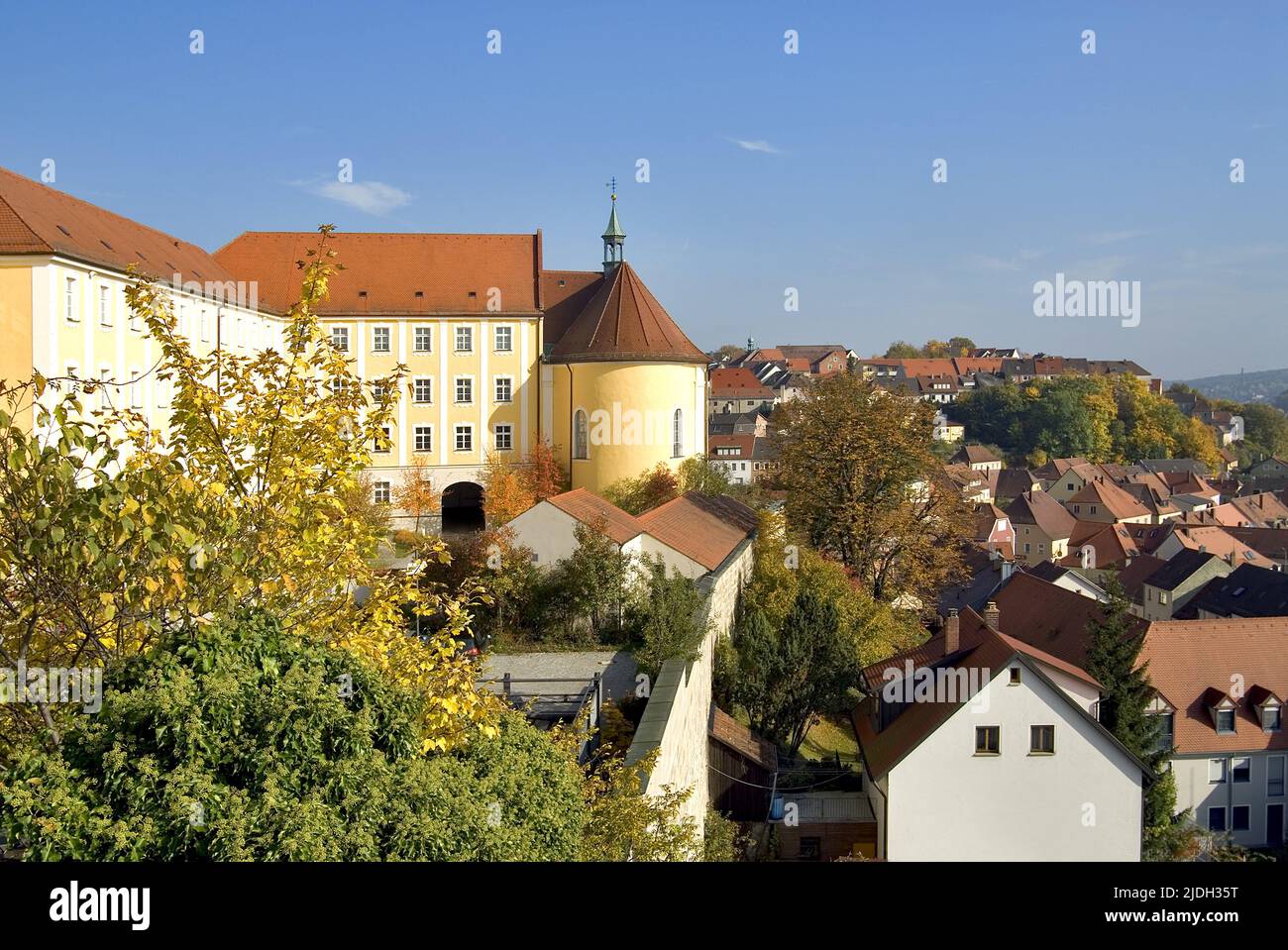 Città medievale di Sulzbach-Rosenberg con il castello di Sulzbach e la chiesa di St Hedwig, Germania, Baviera, Sulzbach-Rosenberg Foto Stock