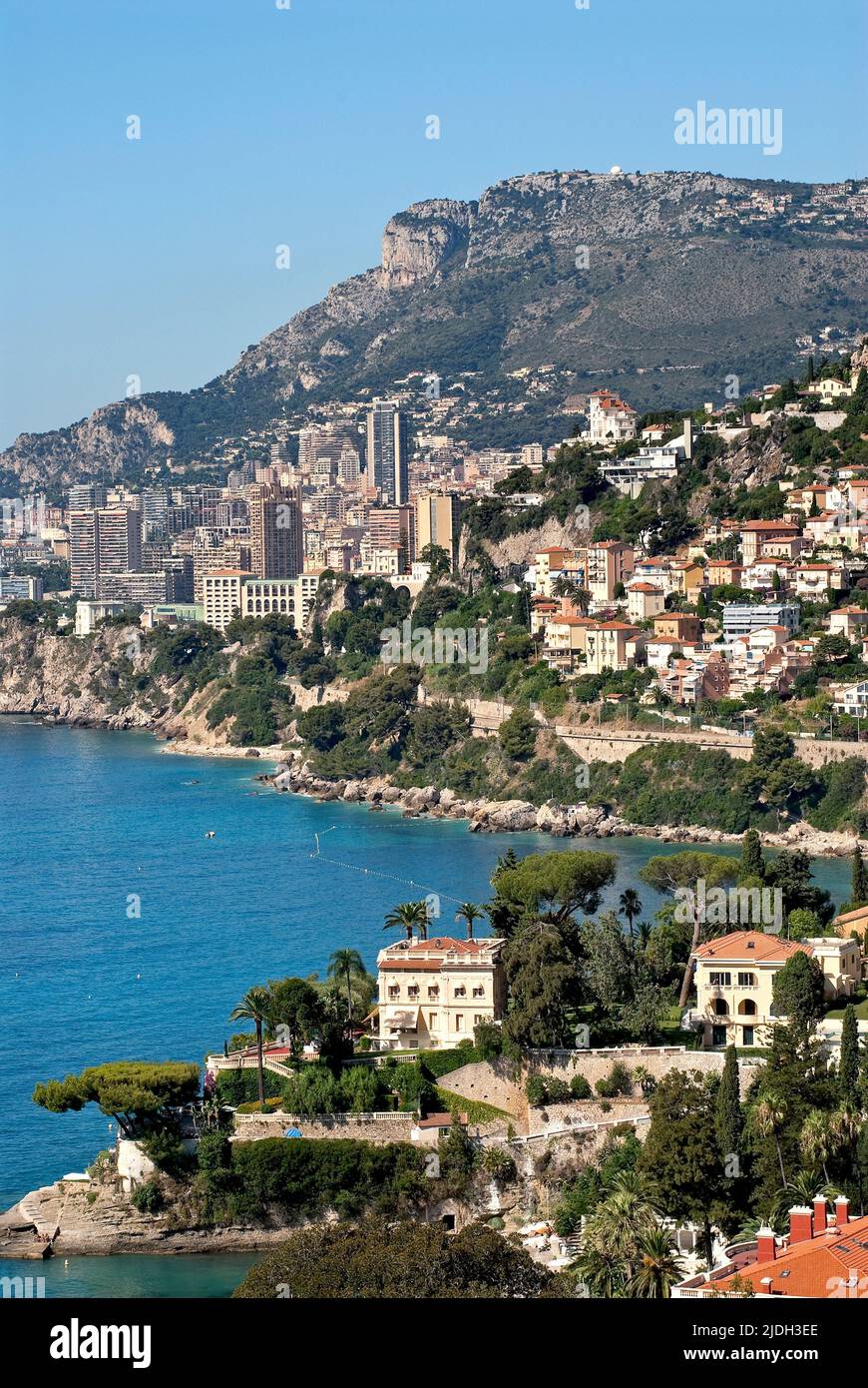 Linea costiera nei pressi di Monaco presso la Rivera francese, Francia Foto Stock
