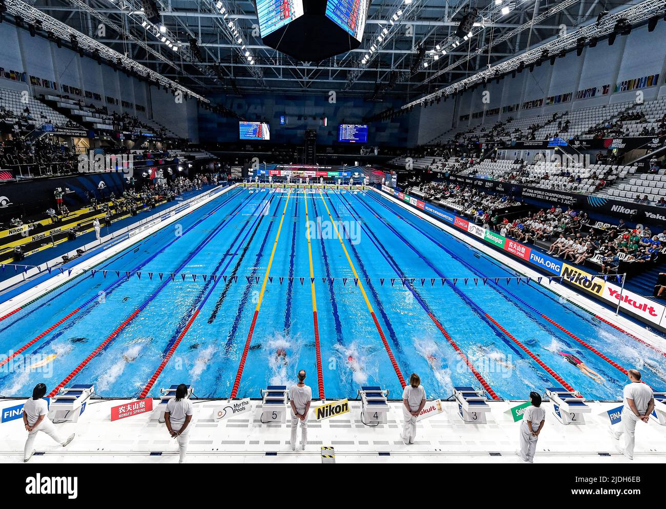 Budapest, Ungheria. 21st giugno 2022. Avvio, primo riscaldamento, ENKH-AMGALAN Ariuntamir MGL, AHMED Hamna MDV, RUCHTI Lucia SMF, MEYA Avice UGA, DONELLI Denise MOZ, TAHA Noor BRN, RODRIGUES Ariel GUY, PRIMOVA Aynura TKM, TEMBA Kayla TAN50m Backstroke Women Heats Swimming FINA 19th World Championships Budapest 2022 Budapest, Duna Arena 21/06/22 Foto Andrea Staccioli/Deepbluemedia/Insidefoto Credit: Insidefoto srl/Alamy Live News Foto Stock