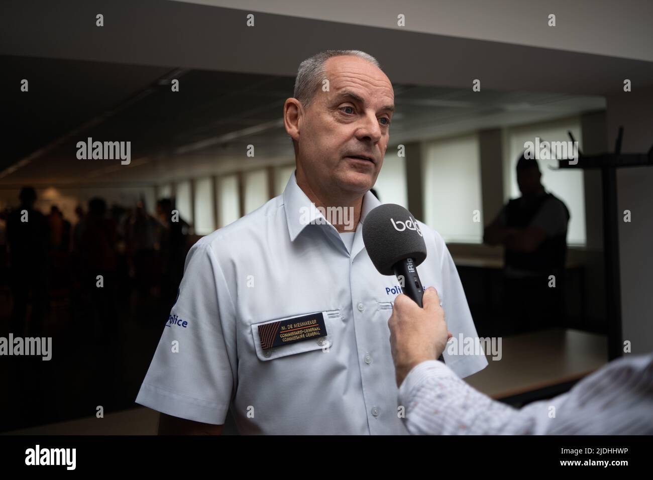 Bruxelles, Belgio, 21 giugno 2022. Il commissario generale della polizia federale Marc de Mesmaeker ha illustrato a Bruxelles, martedì 21 giugno 2022, nel corso di una conferenza stampa del procuratore federale degli affari esteri, della polizia federale e della difesa, il rimpatrio di donne e bambini belgi. Ieri sera il Belgio ha nuovamente rimpatriato le donne e i bambini provenienti dai campi in Siria. I bambini sono tutti sotto i 12 anni. Il mese scorso è stato annunciato che il Belgio aveva organizzato una nuova missione consolare in Siria. Una squadra investigativa belga è andata al campo di Roj, dove un certo numero di BE Foto Stock Bruxelles, Belgio, 21 giugno 2022. Il commissario generale della polizia federale Marc de Mesmaeker ha illustrato a Bruxelles, martedì 21 giugno 2022, nel corso di una conferenza stampa del procuratore federale degli affari esteri, della polizia federale e della difesa, il rimpatrio di donne e bambini belgi. Ieri sera il Belgio ha nuovamente rimpatriato le donne e i bambini provenienti dai campi in Siria. I bambini sono tutti sotto i 12 anni. Il mese scorso è stato annunciato che il Belgio aveva organizzato una nuova missione consolare in Siria. Una squadra investigativa belga è andata al campo di Roj, dove un certo numero di BE Foto Stock