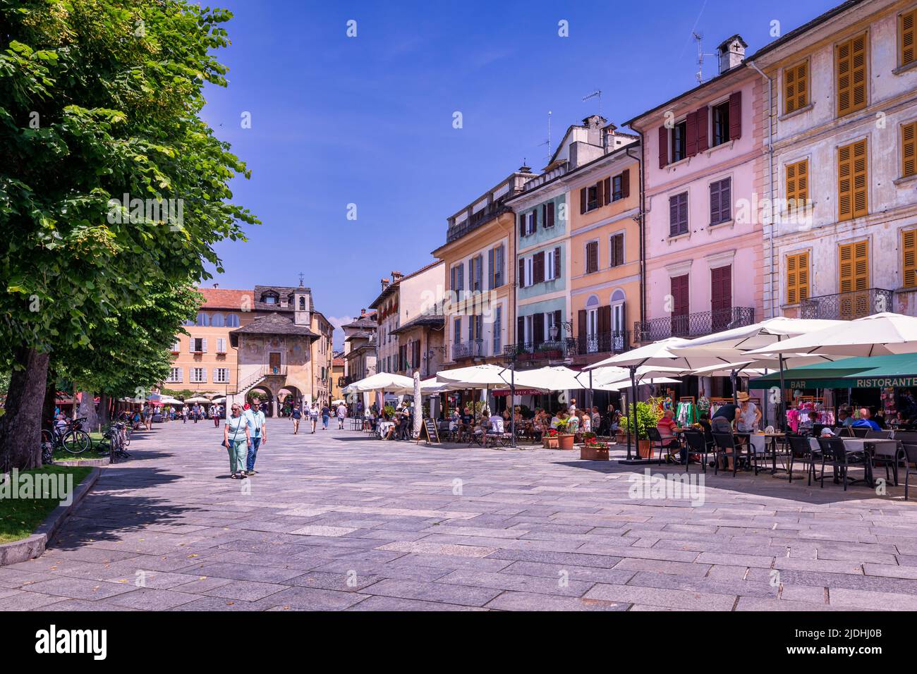 Il centro storico di Orta San Giulio, Piemonte, Italia Foto Stock