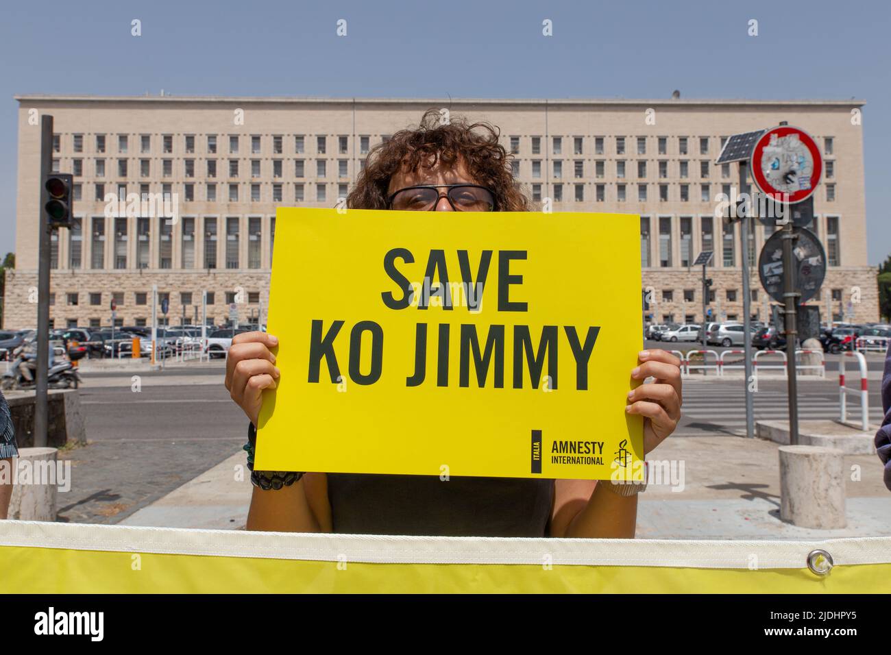 Roma, RM, Italia. 21st giugno 2022. Amnesty attivisti internazionali di fronte al Ministero degli Esteri di Roma protestano contro quattro condanne a morte annunciate dalle autorità militari del Myanmar. (Credit Image: © Matteo Nardone/Pacific Press via ZUMA Press Wire) Foto Stock