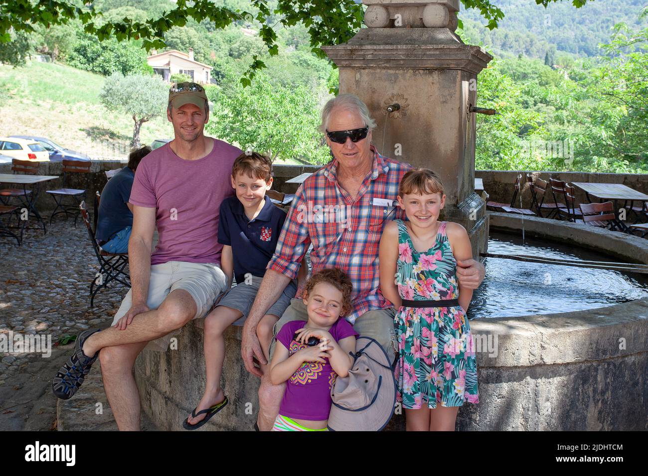 Tre generazioni di famiglia in vacanza a Seillans Foto Stock
