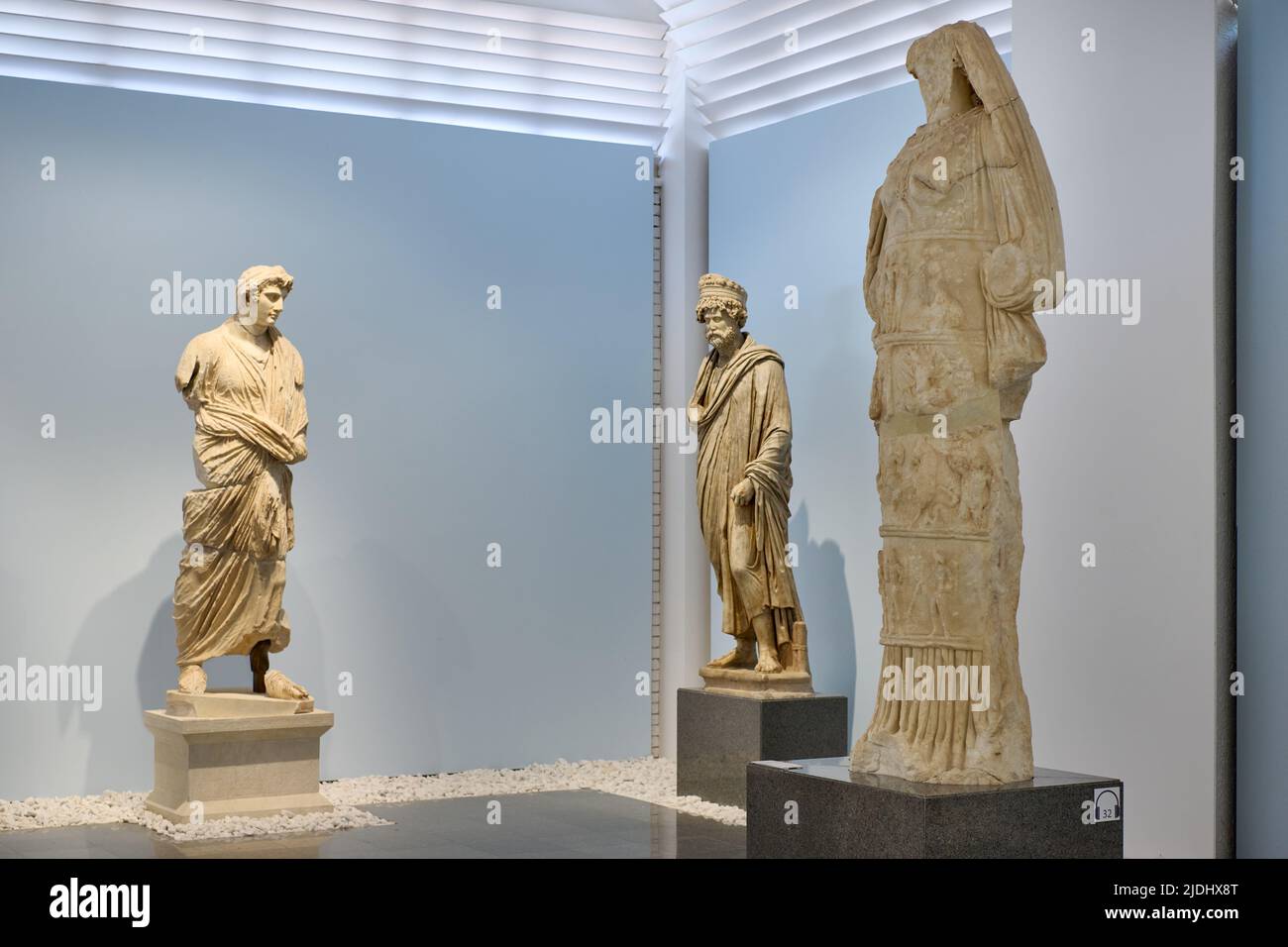 Marmorskulpturen und Statuen im Museum von Aphrodisias Antica Città, Denizli, Tuerkei |sculture in marmo e statue all'interno del museo di Aphrodisias A. Foto Stock