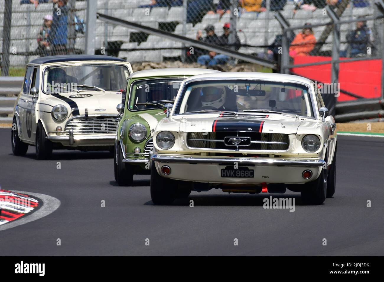 Mike Whitaker, Michael Whitaker Jnr, Ford Mustang, Masters Pre-1966 Touring Cars, tornando ai giorni del campionato britannico di auto berlina, a o Foto Stock