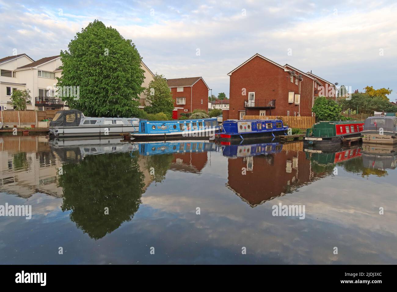 Stockton Heath Canal panorama London Bridge Boat Marina, Warrington, Cheshire, Inghilterra, Regno Unito, WA4 5BG Foto Stock