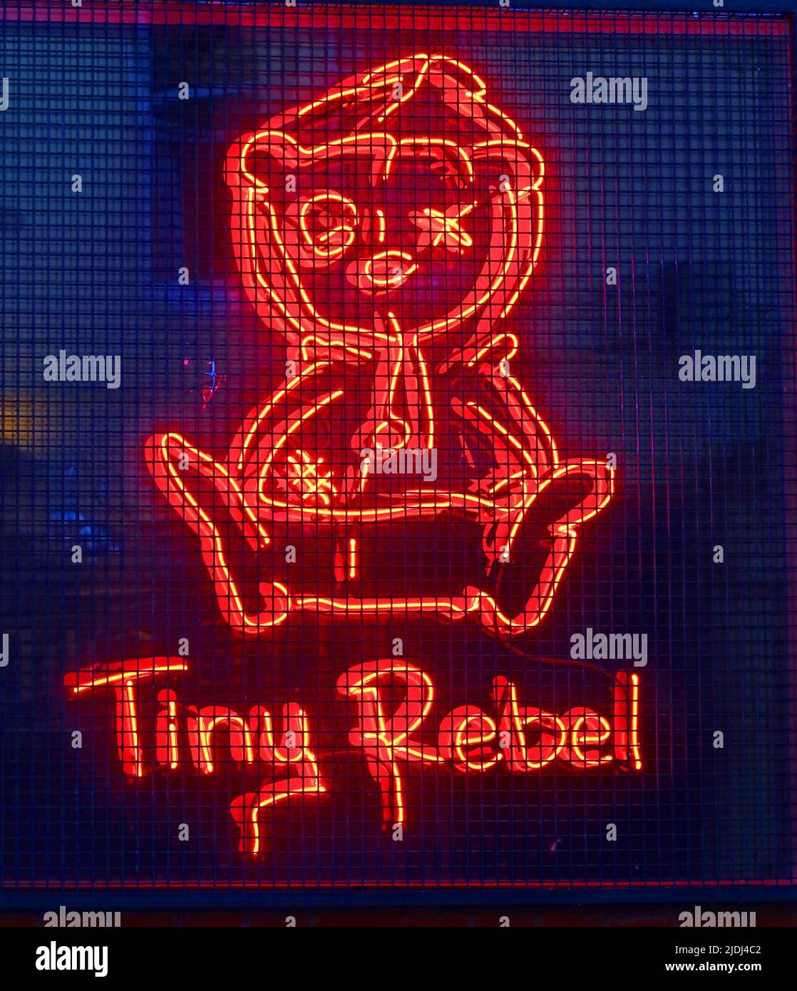 Insegna al neon Tiny Rebel, fuori 25 Westgate St, Cardiff, Cymru, UK, CF10 1DD - Tiny Rebel, birreria, bar Foto Stock