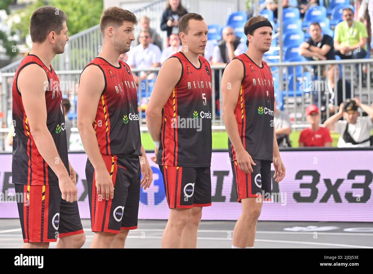 Anversa. Belgio, 21 giugno 2022, i giocatori belgi hanno illustrato all'inizio di una partita di basket 3x3 tra Belgio e Slovenia, nella prima partita (su quattro) della fase di qualificazione maschile alla Coppa del mondo FIBA 2022, martedì 21 giugno 2022, ad Anversa. La FIBA 3x3 Basket World Cup 2022 si svolge dal 21 al 26 giugno ad Anversa. BELGA FOTO DIRK WAEM Foto Stock