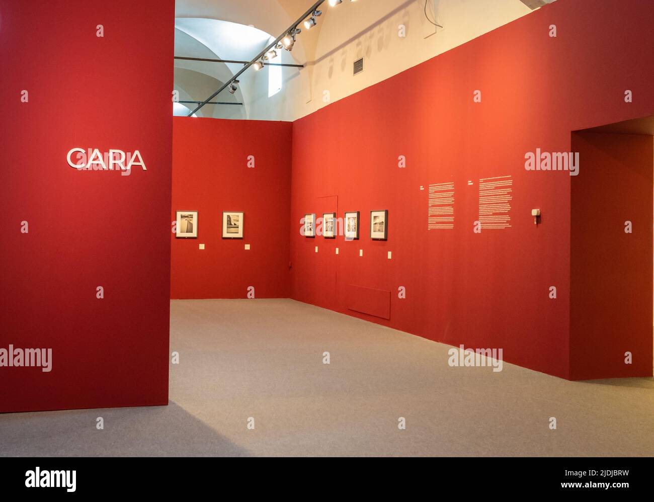 Mostra fotografica dei fotografi Cole, Brett e Cara Weston al Museo Santa Giulia di Brescia – Photo Festival 2022.Brescia, Italia Foto Stock