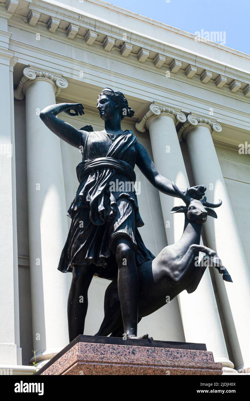 Una statua di Diana, dea della caccia Foto Stock