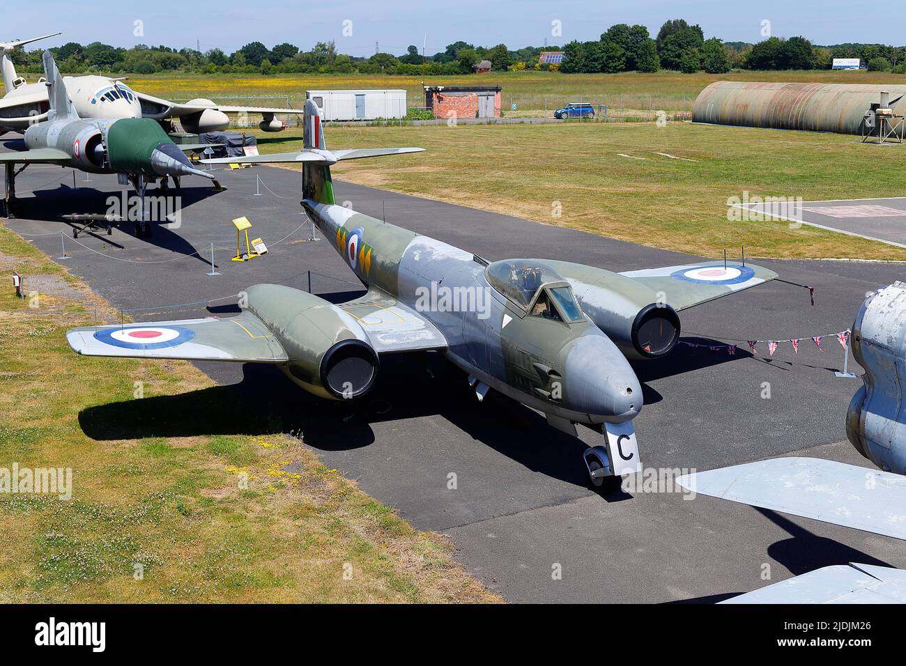 Una mostra restaurata di Gloster Meteor F8 allo Yorkshire Air Museum di Elvington, North Yorkshire Foto Stock