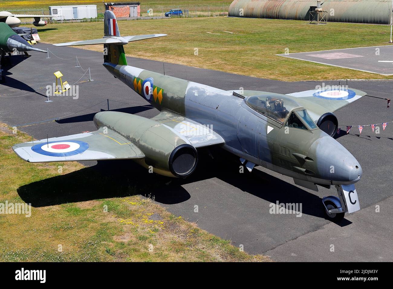 Una mostra restaurata di Gloster Meteor F8 allo Yorkshire Air Museum di Elvington, North Yorkshire Foto Stock