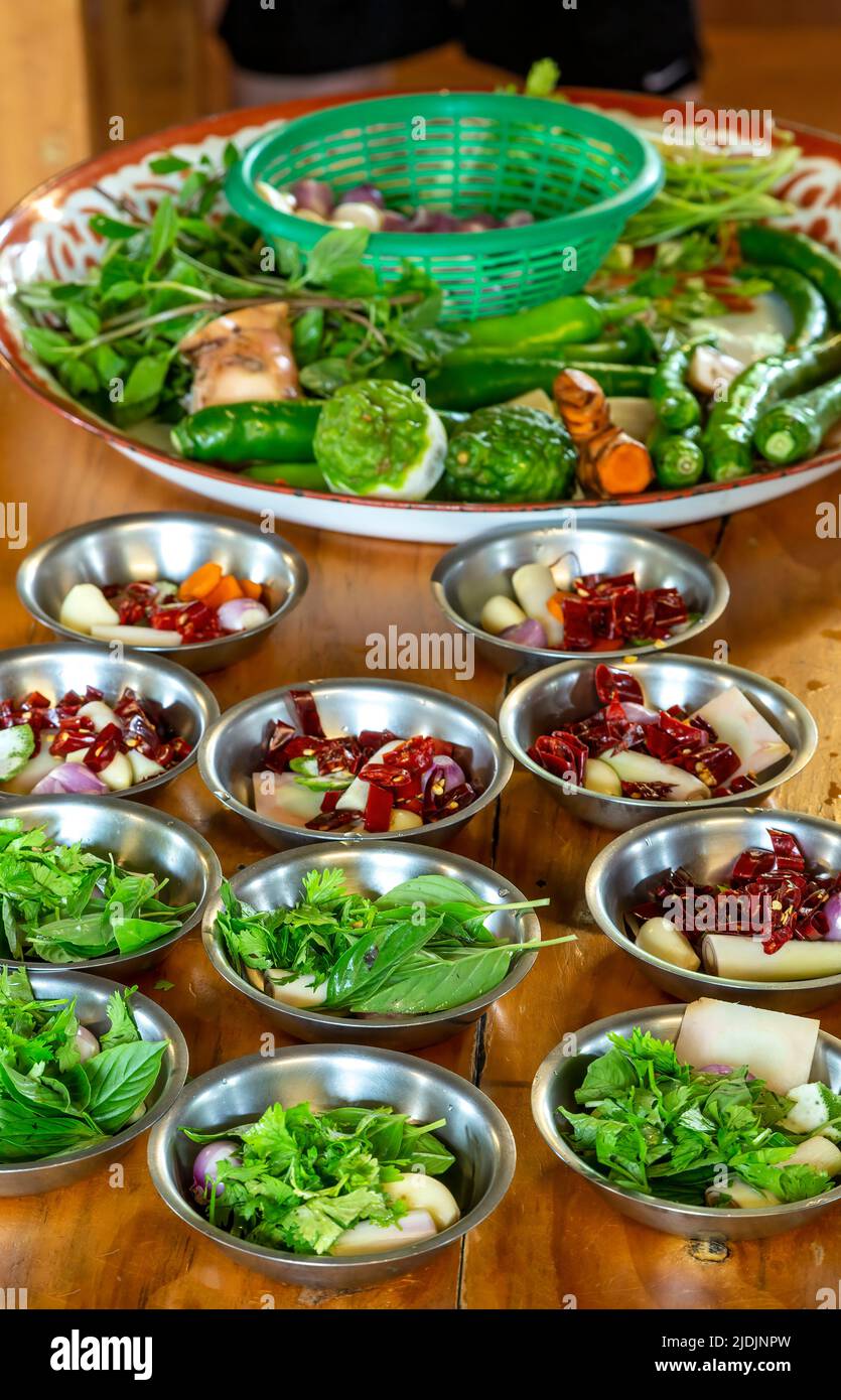 Ingredienti per cibo tailandese, Thai Farm Cooking School, vicino Chiang mai, Thailandia Foto Stock