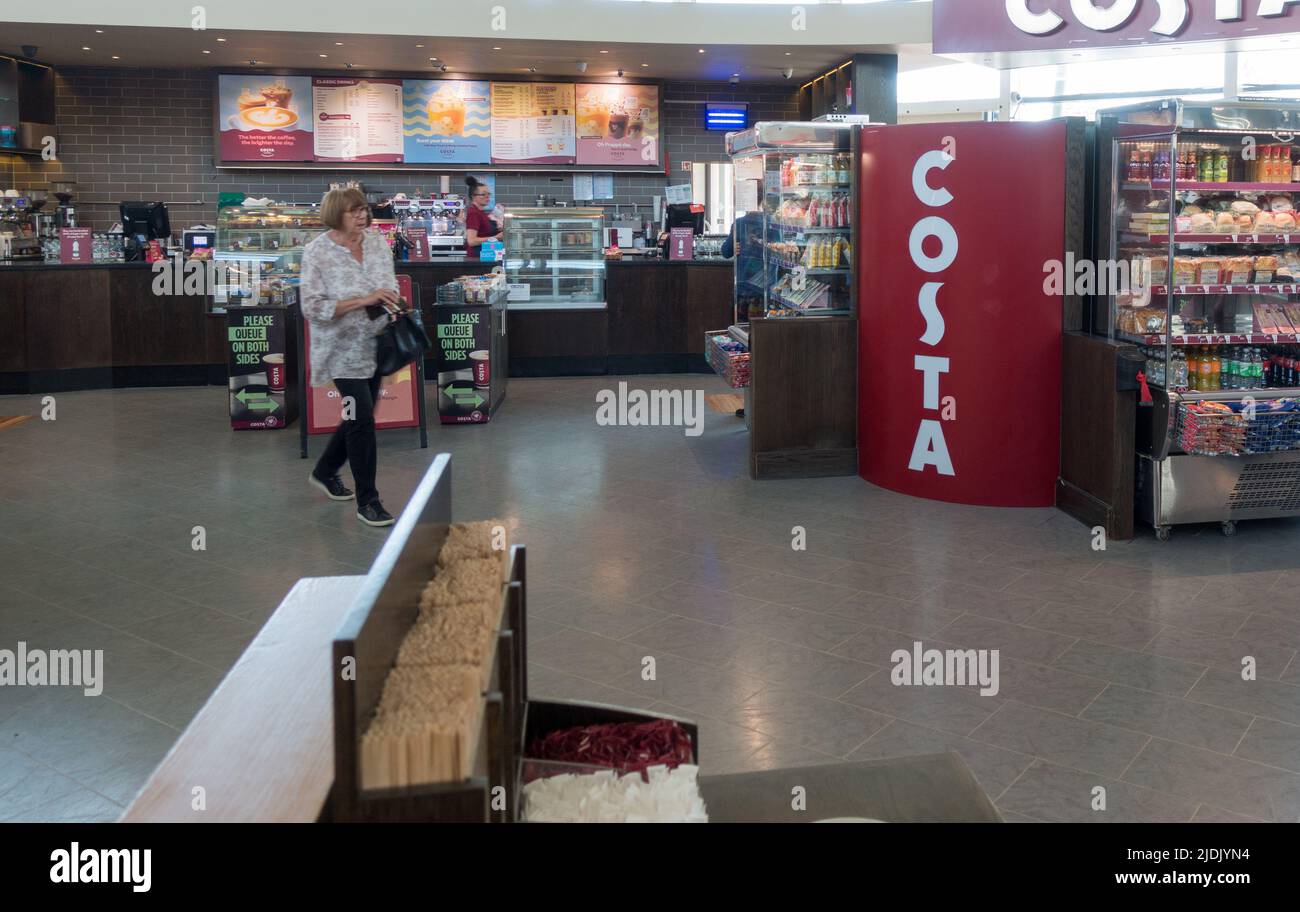 Costa caffè outlet nella stazione di servizio autostradale del Regno Unito Foto Stock