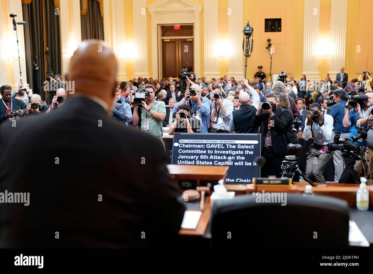 United States House Select Committee investigando l'attacco del 6 gennaio - Fotografi scattare foto del rappresentante degli Stati Uniti Bennie Thompson (democratico del Mississippi) che arriva durante l'udienza su Capitol Hill, Martedì, Giugno, 21, 2022. Credito: Doug Mills/Pool via CNP /MediaPunch Foto Stock