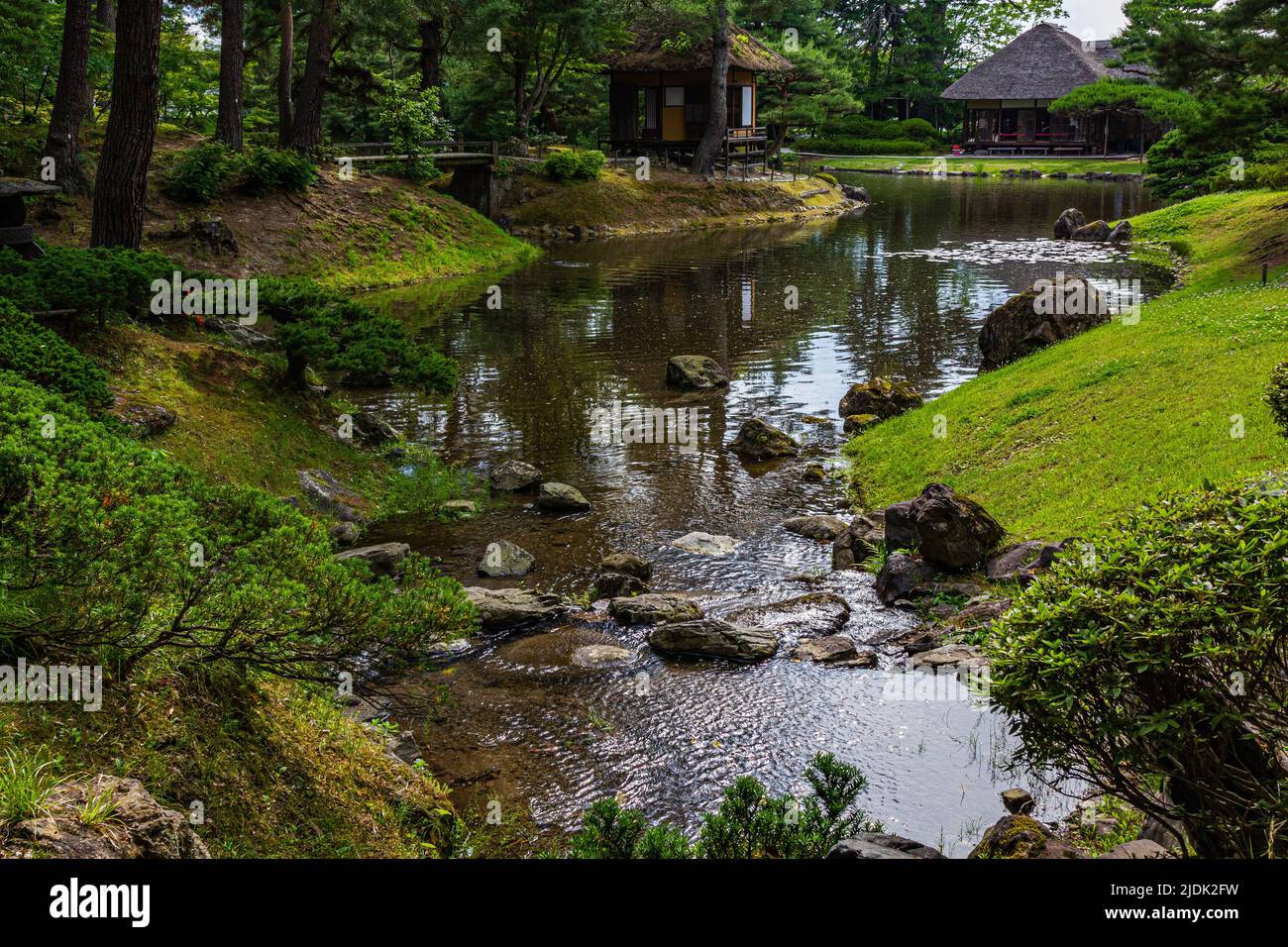 Il giardino di Oyakuen è stato costruito dai signori feudali di Aizu - questi erano giardini medicinali per dominio di Aizu. Il suo nome deriva dallo stile del circuito garde Foto Stock