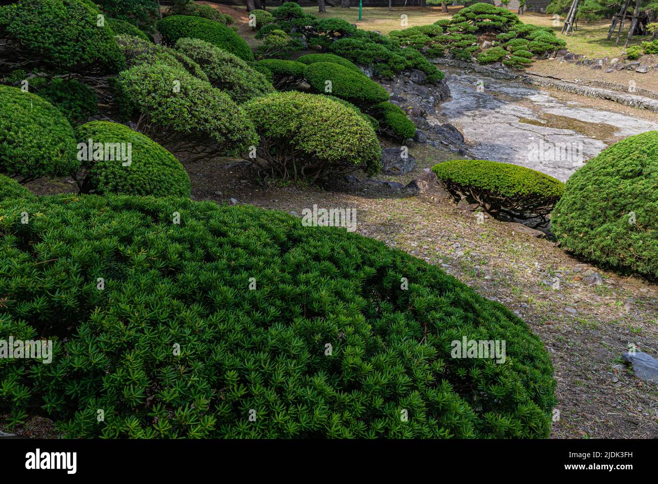 Hakurotei White Dew Garden è un giardino che può essere facilmente visitato in quanto ora serve come la parte anteriore del tribunale distrettuale di Fukushima, appena fuori Aizuwakamats Foto Stock