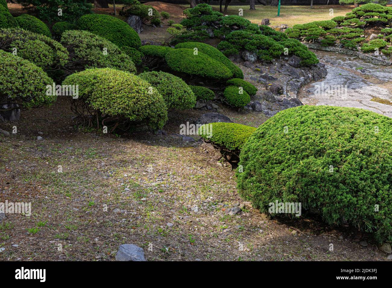 Hakurotei White Dew Garden è un giardino che può essere facilmente visitato in quanto ora serve come la parte anteriore del tribunale distrettuale di Fukushima, appena fuori Aizuwakamats Foto Stock
