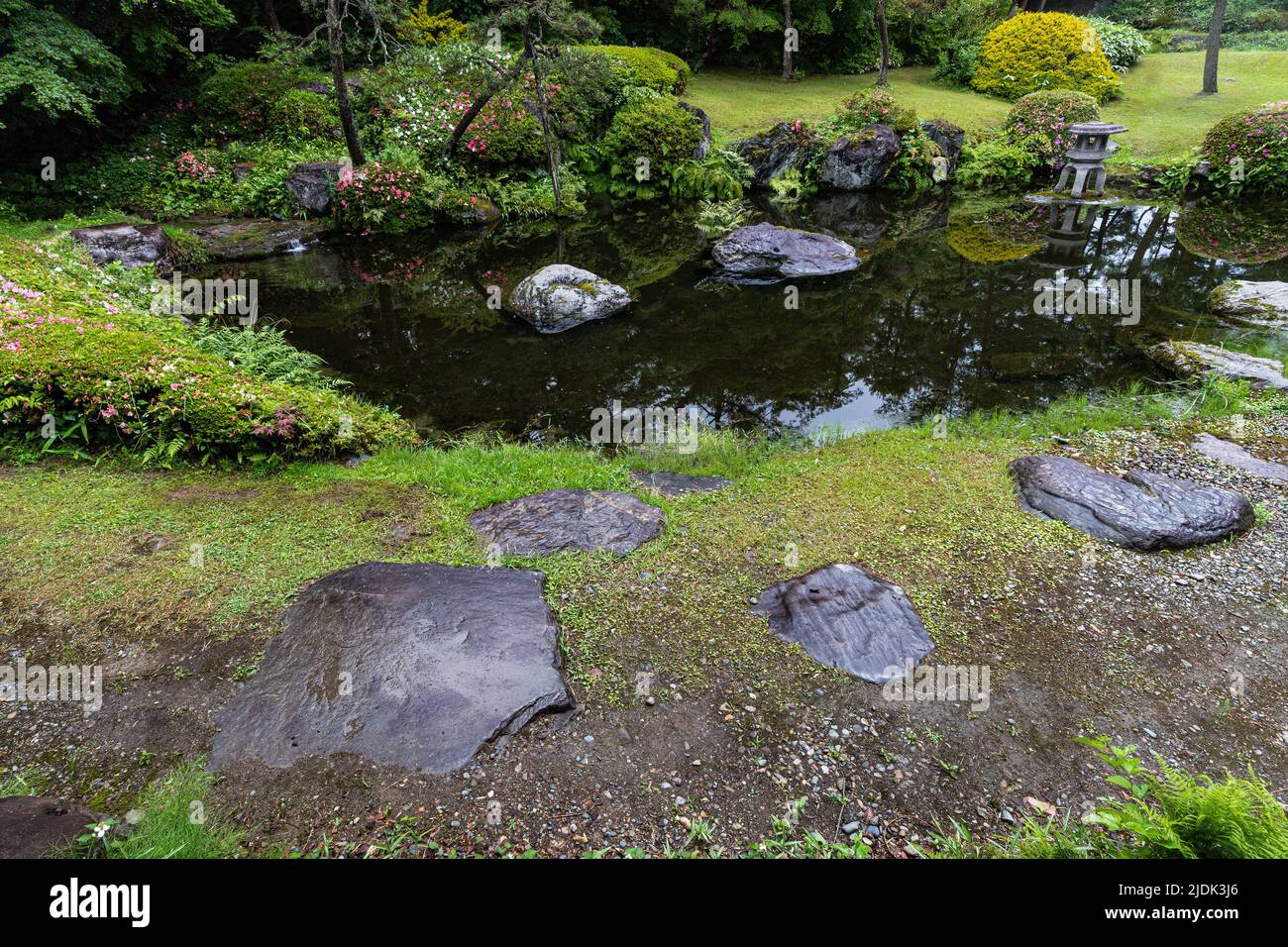 Unrei-an è un giardino giapponese che si trova all'interno della distilleria di sake Aizu Homare Shuzo. Il giardino è stato creato durante il periodo Showa. Questo g Foto Stock