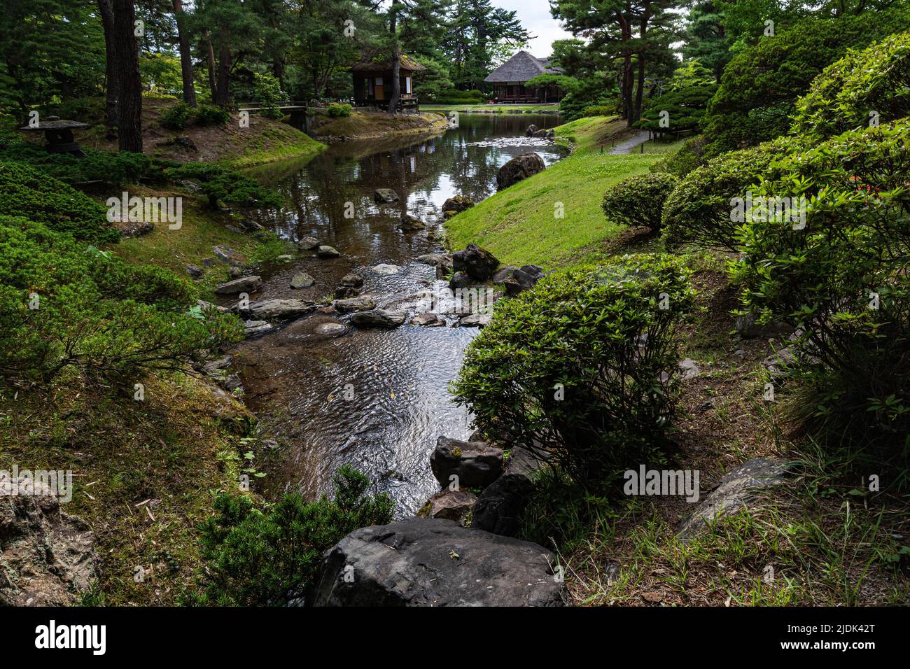 Il giardino di Oyakuen è stato costruito dai signori feudali di Aizu - questi erano giardini medicinali per dominio di Aizu. Il suo nome deriva dallo stile del circuito garde Foto Stock
