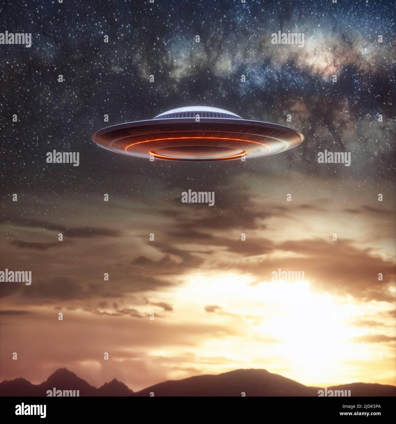 Oggetto volante non identificato, UFO. Astronave aliena gravitante nel cielo con il sole alle spalle. 3D illustrazione, concetto di ufology. Foto Stock
